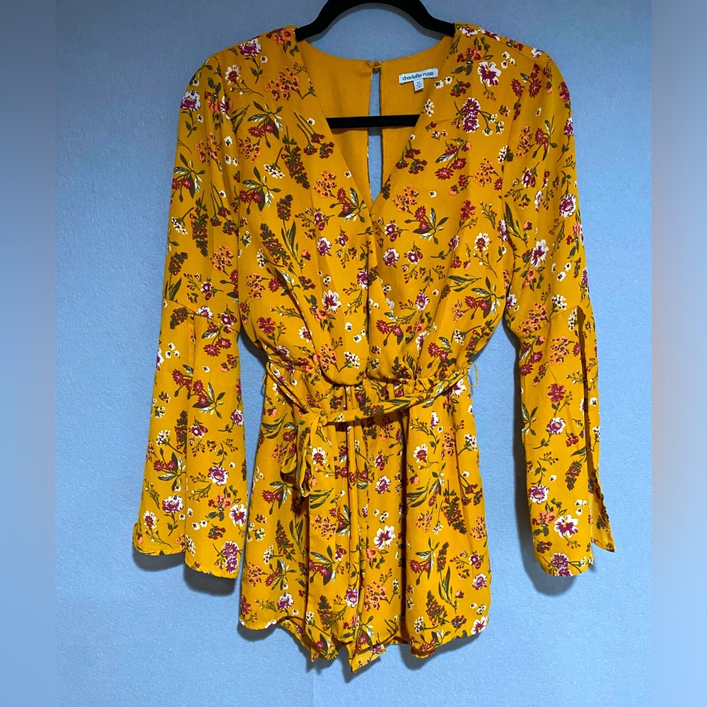 Charlotte Russe Orange Floral Short Romper Size Medium